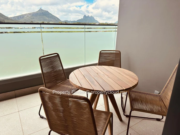 Magnifique Penthouse 3 Chambres avec Vue sur les Montagnes – Telfair