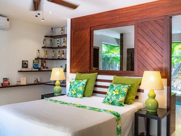 5 Bedroom Villa