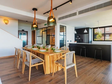 5 Bedroom Villa