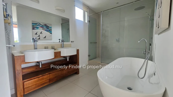 Appartement Penthouse de Luxe de 3 Chambres à Louer à Long Terme – West Island, Mauritius